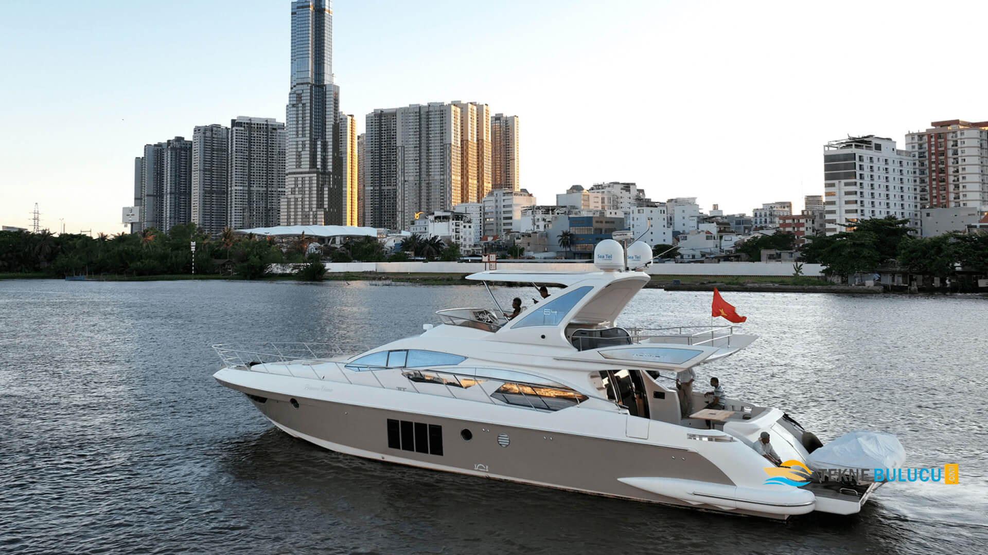 Azimut 64 Fly 2015 iç mekan 1