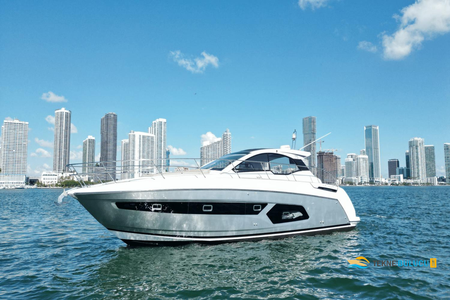 Azimut Atlantis 43 2019 iç mekan 3
