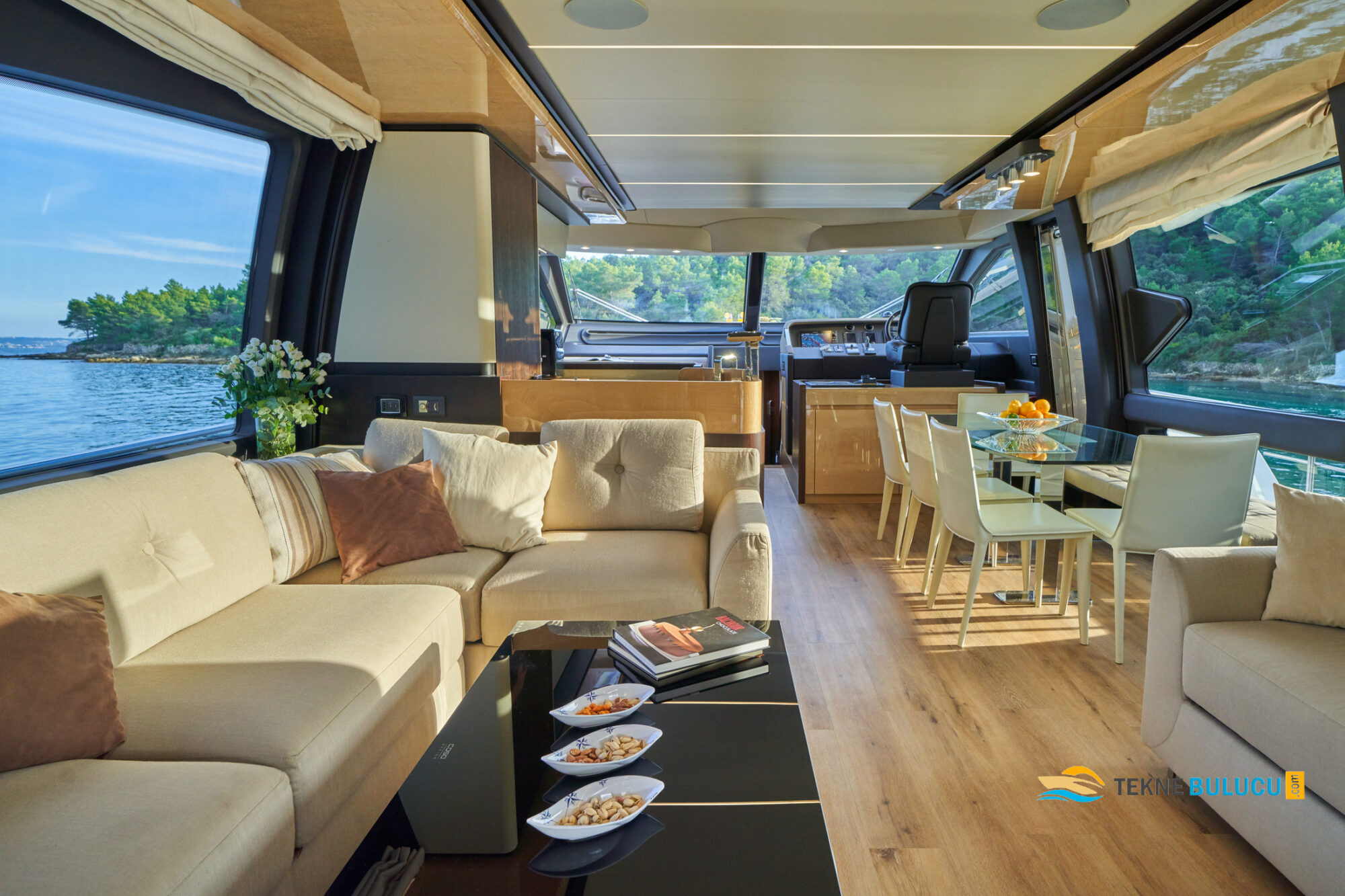 Azimut 72 Fly 2015 iç mekan 1