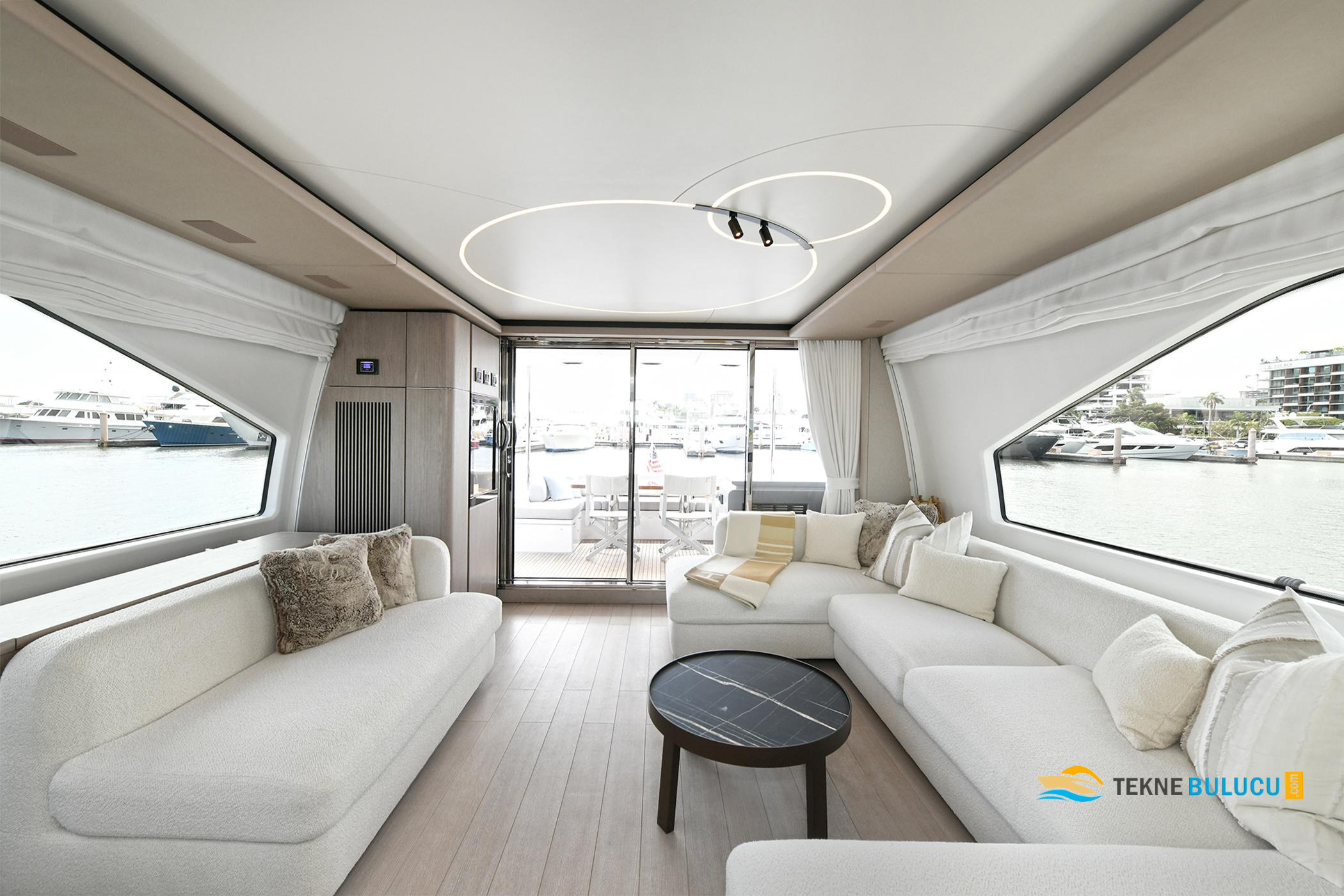 Azimut 72 Fly 2016 iç mekan 3