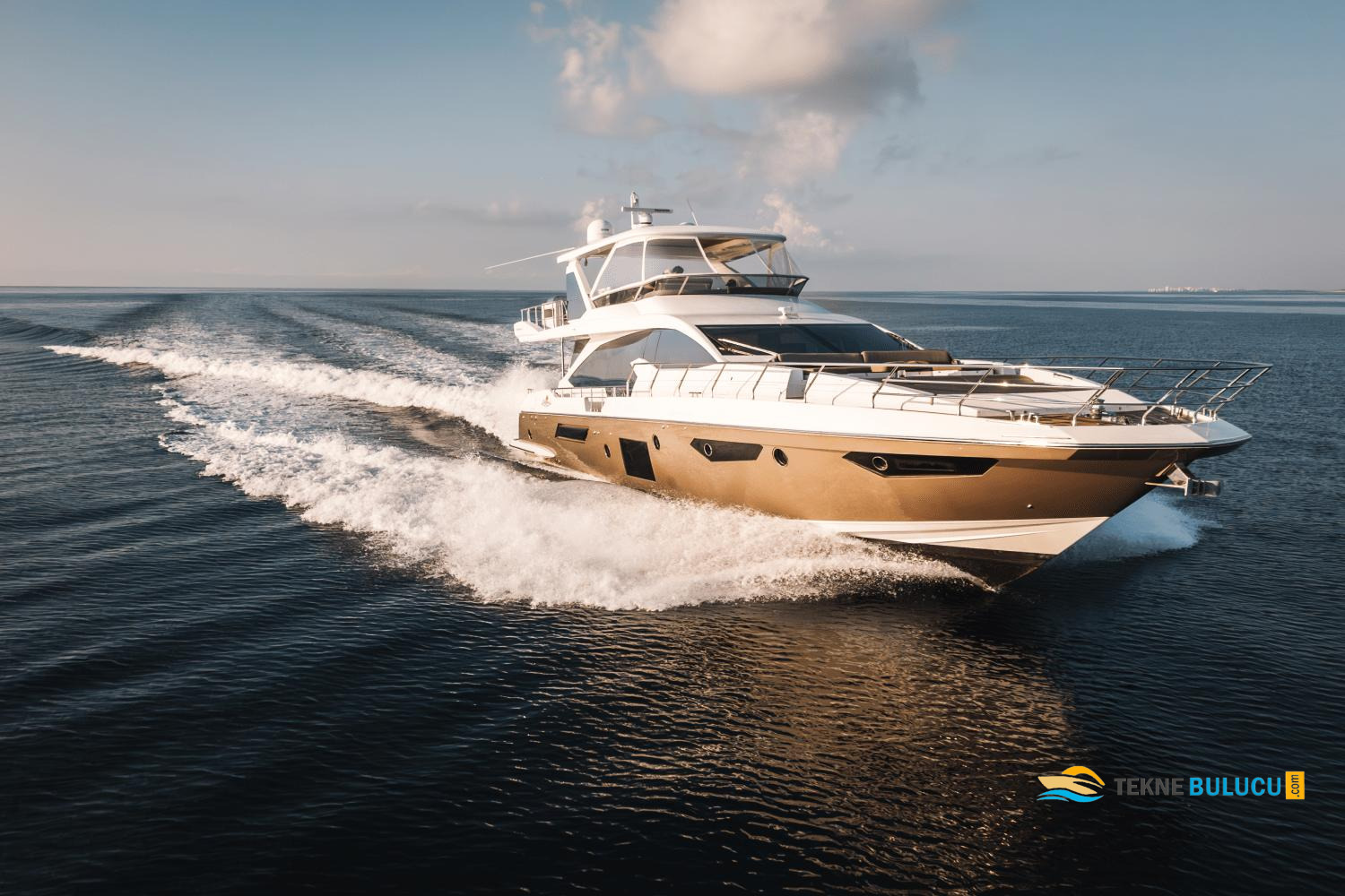 Azimut 72 Fly 2023 iç mekan 1