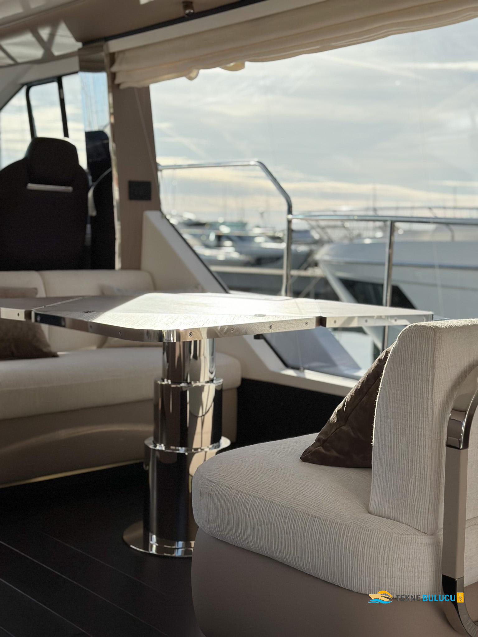Azimut 60 Fly 2018 iç mekan 2