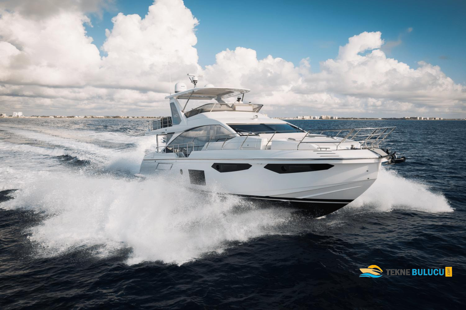 Azimut 60 Fly 2023 iç mekan 1