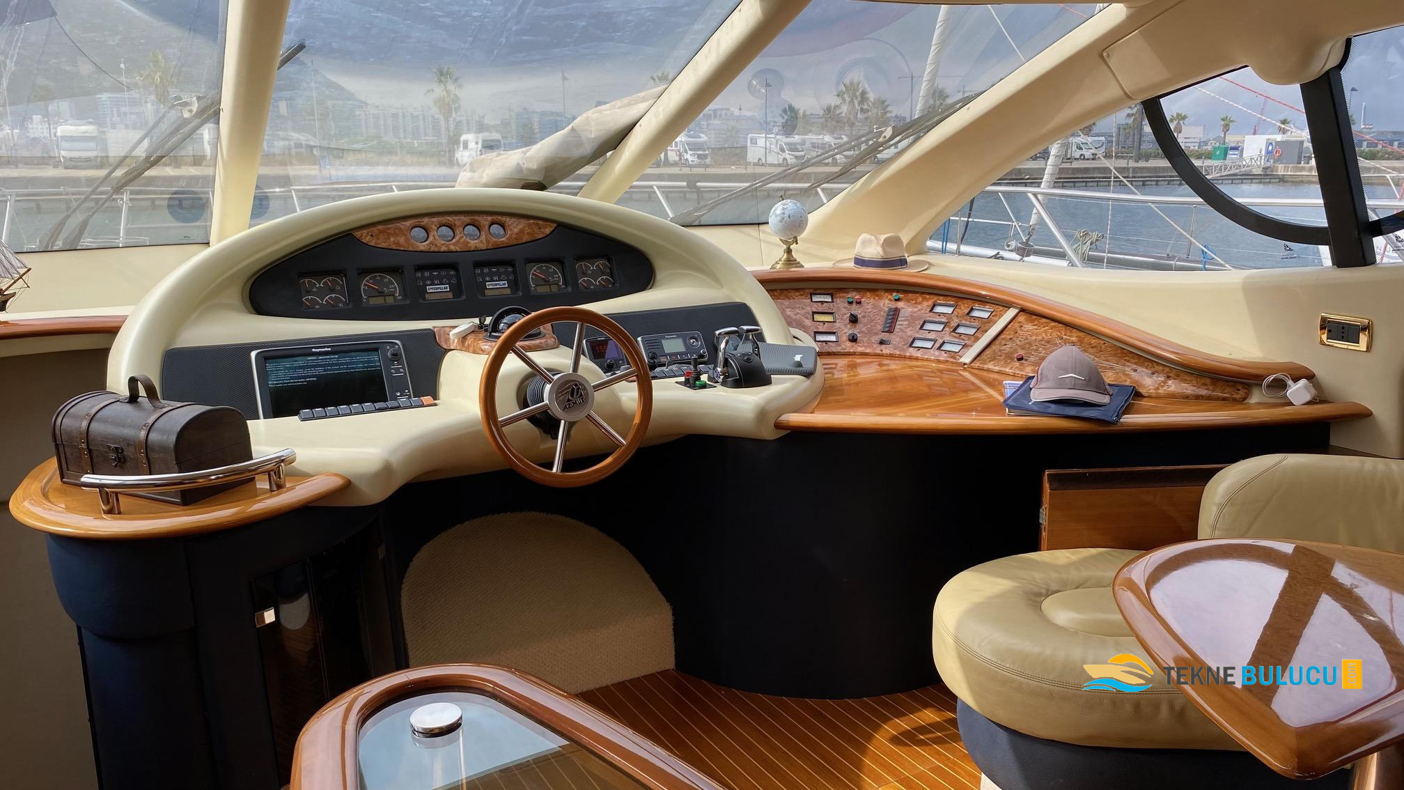 Azimut 55 Fly Yeni Kasa 2021 iç mekan 1