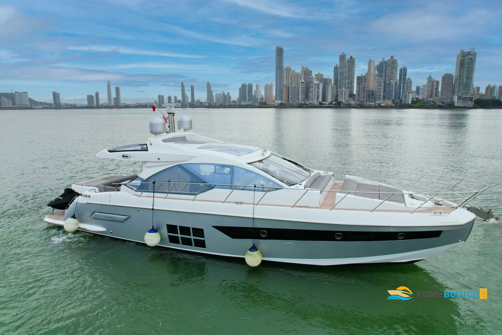 Azimut S6 2020 iç mekan 1
