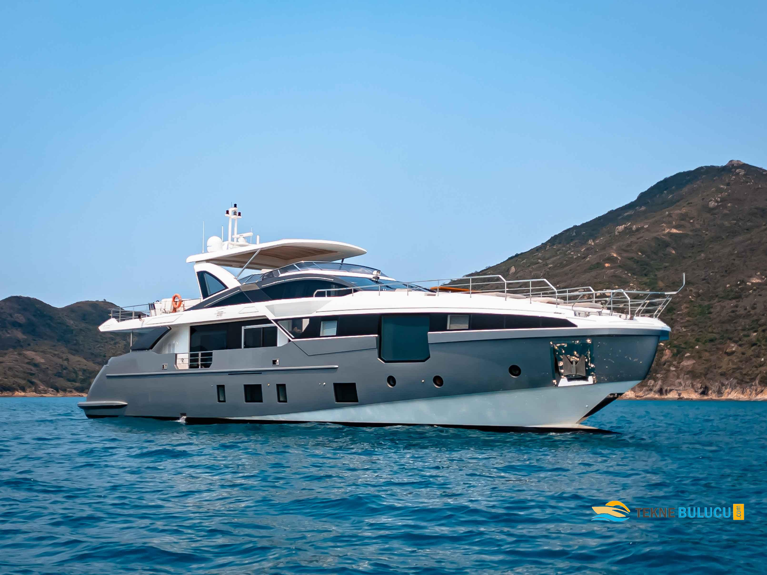 Azimut Grande 32 Metri 2024 iç mekan 2