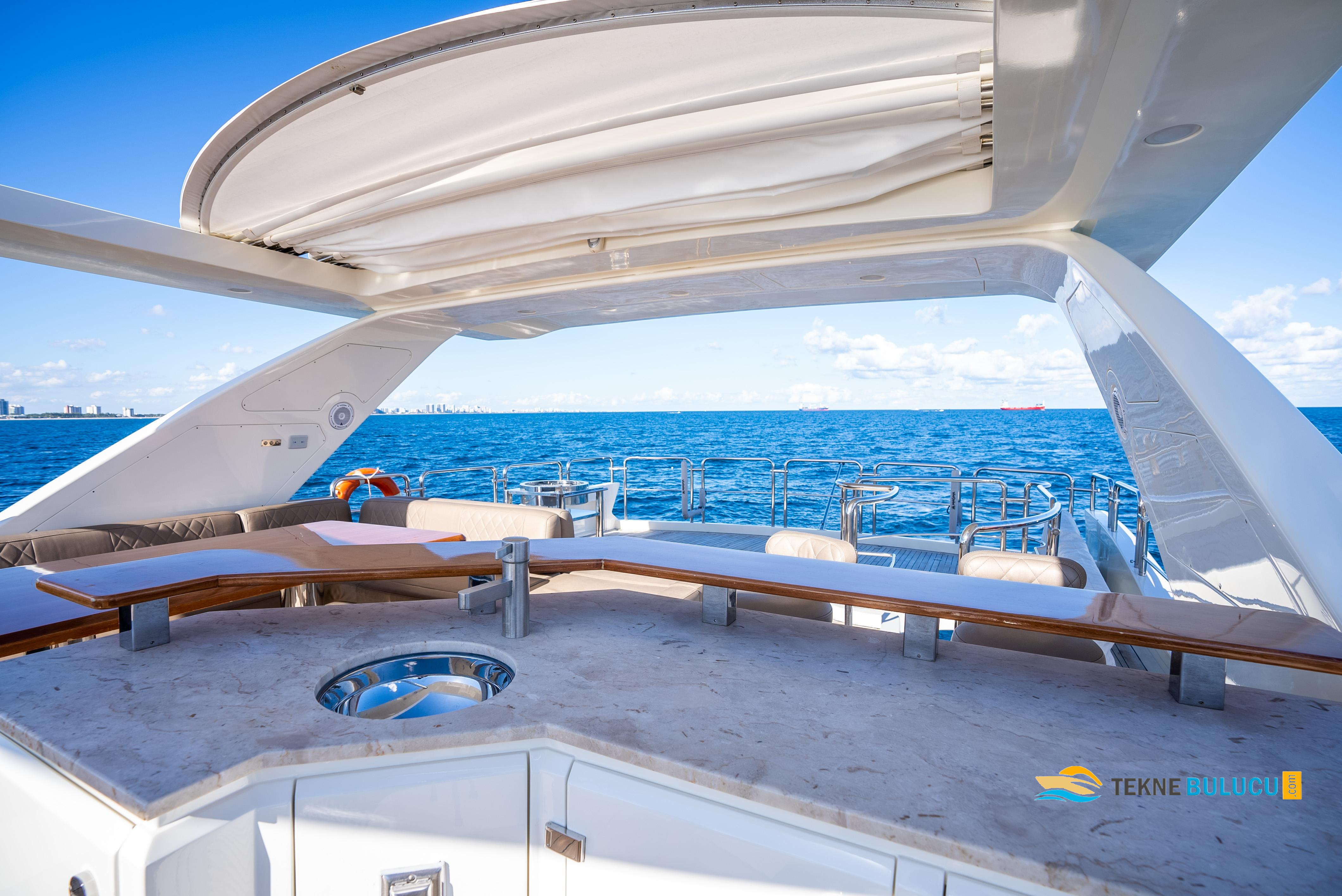 Azimut 78 Fly 2023 iç mekan 3