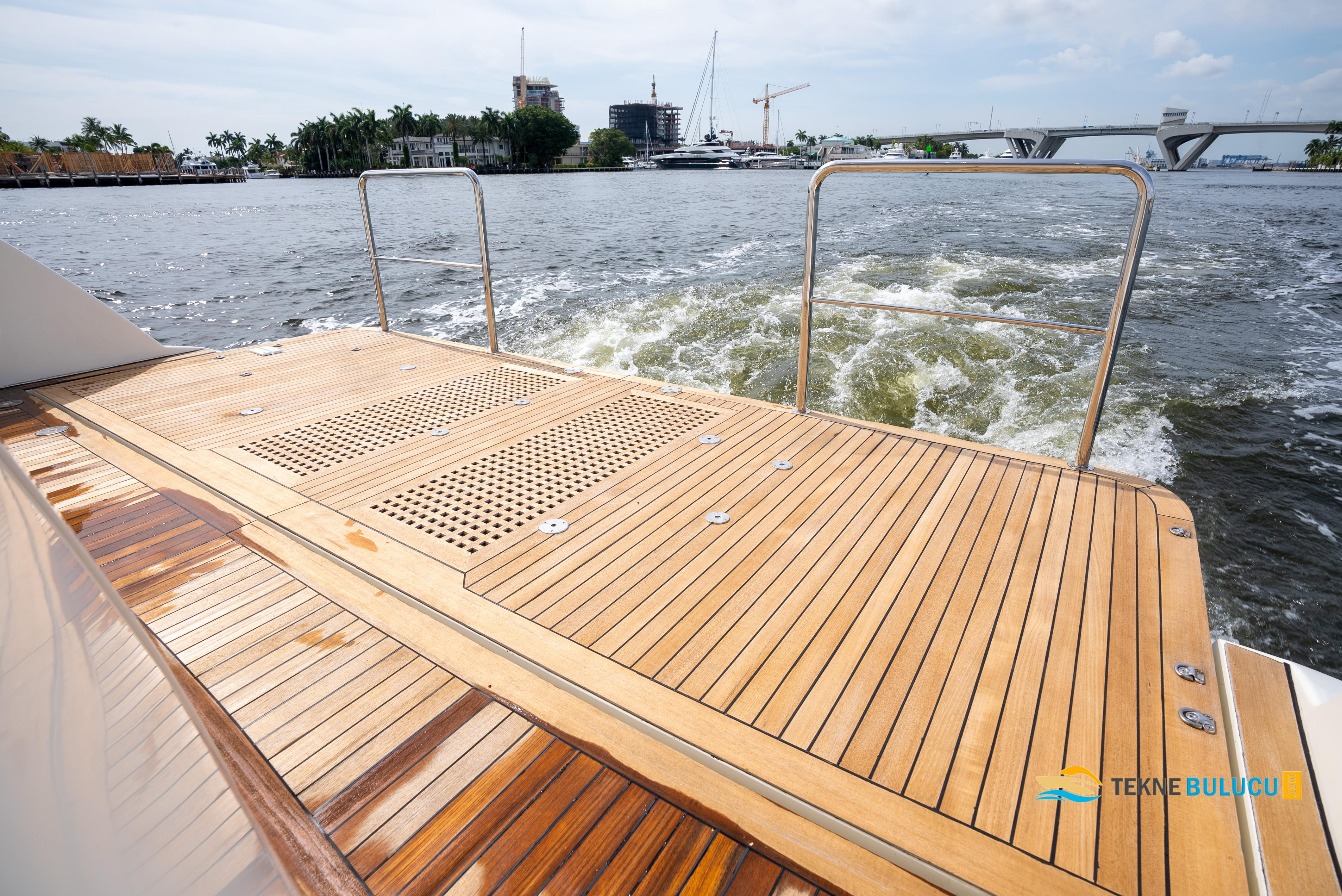 Azimut 78 Fly 2024 iç mekan 1