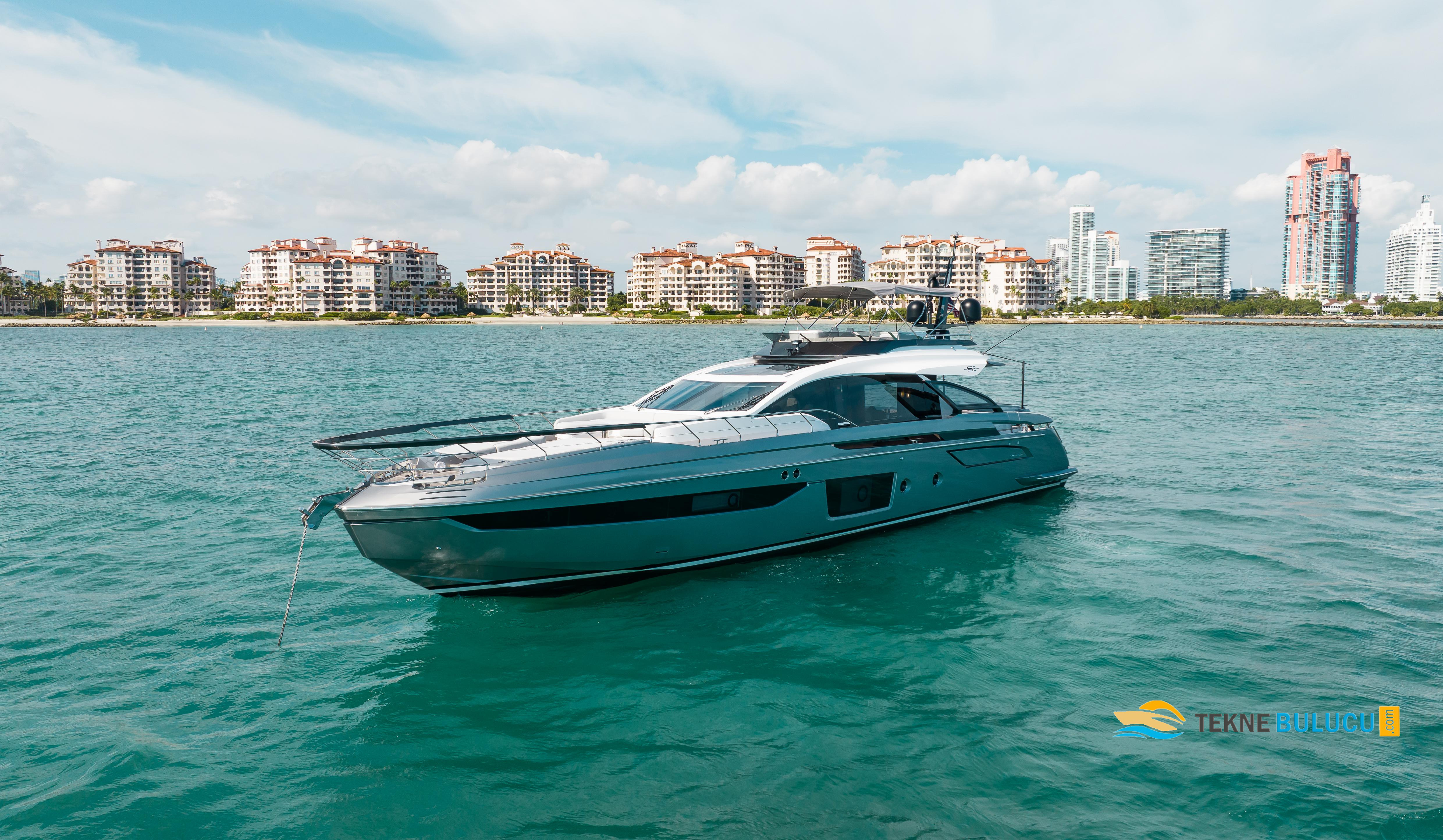 Azimut S8 2021 iç mekan 1