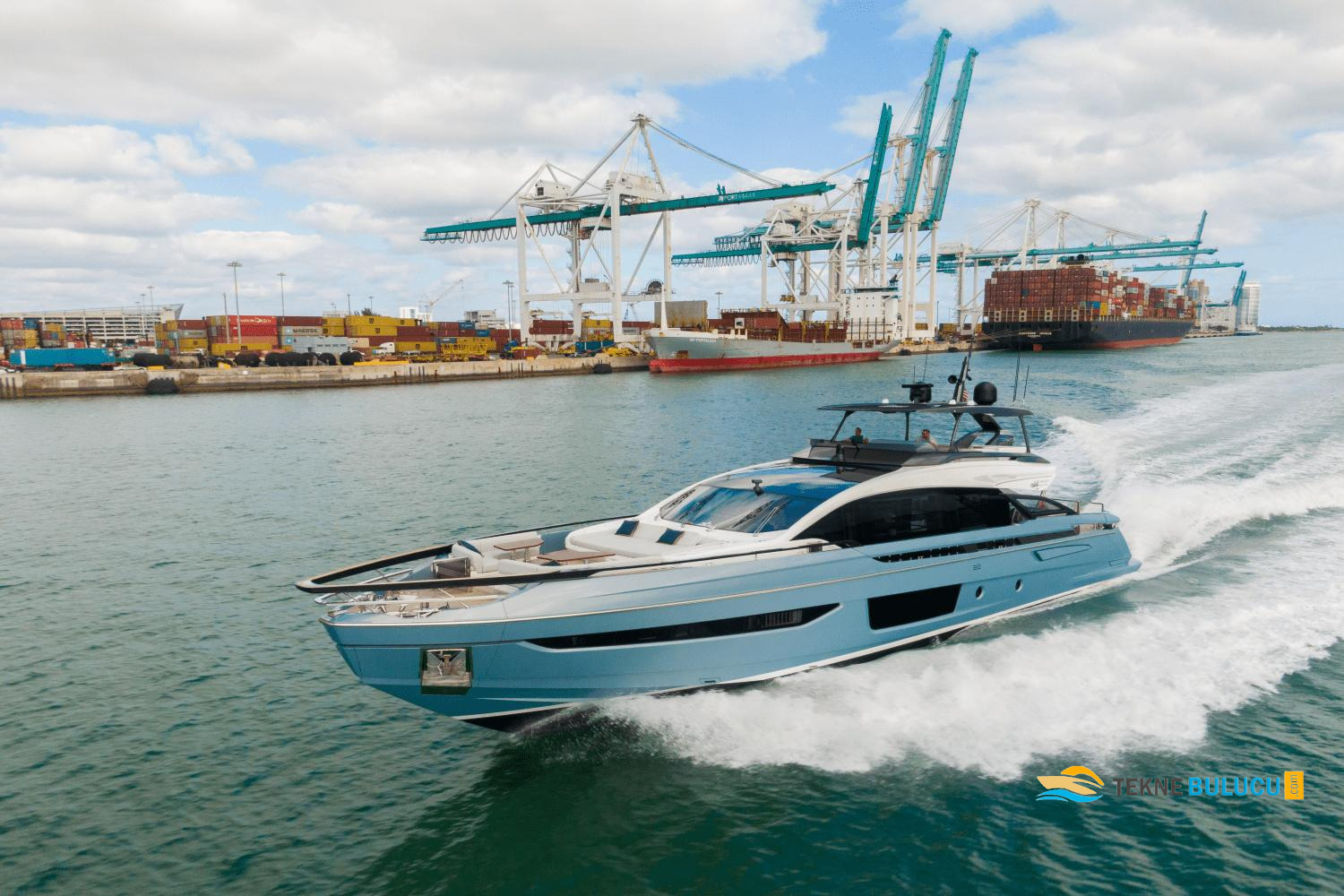 Azimut S10 2025 iç mekan 1