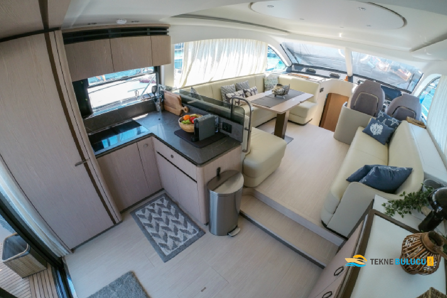 Azimut 53 Fly 2021 iç mekan 2