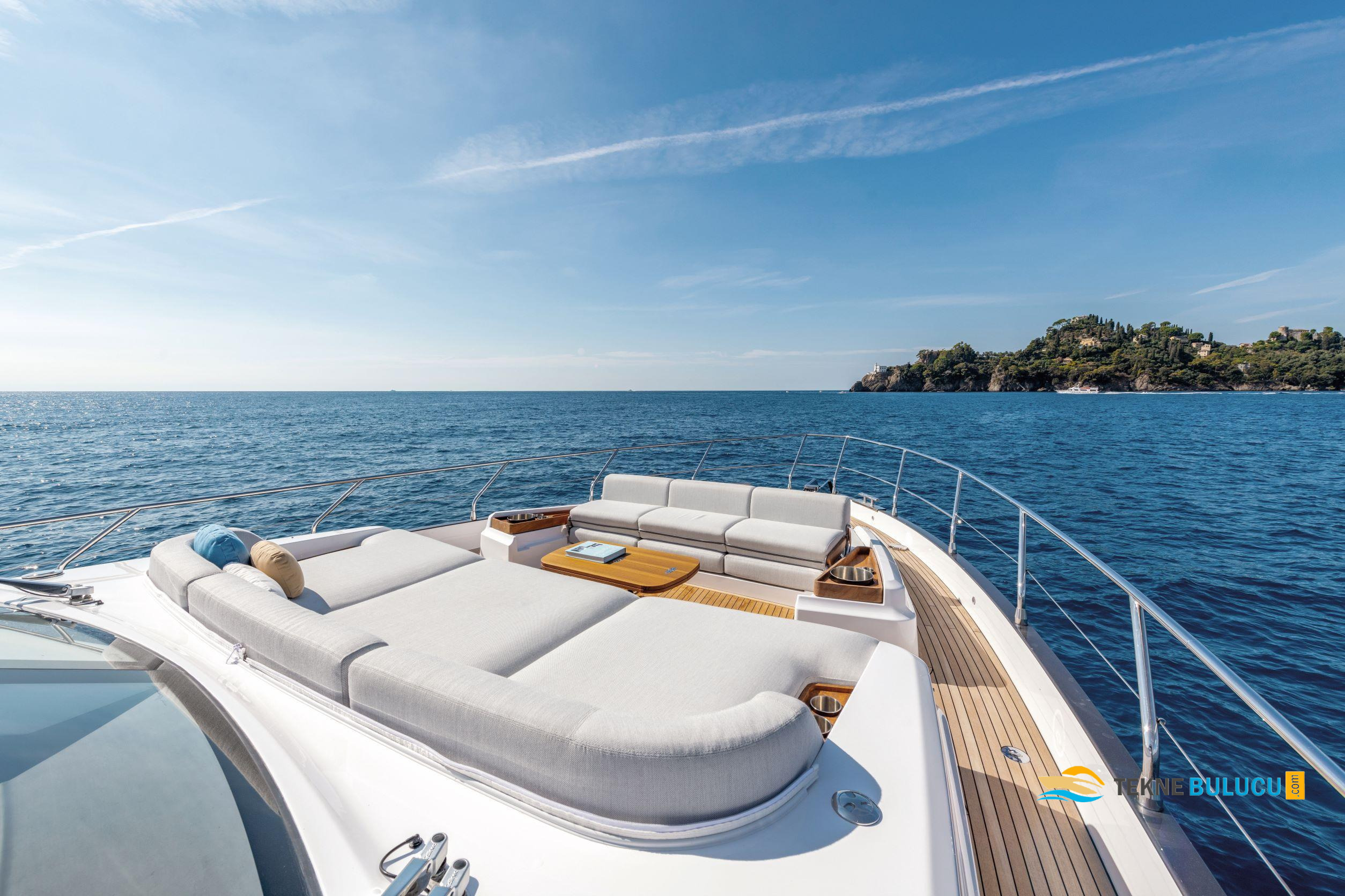 Azimut 68 Fly 2022 iç mekan 3