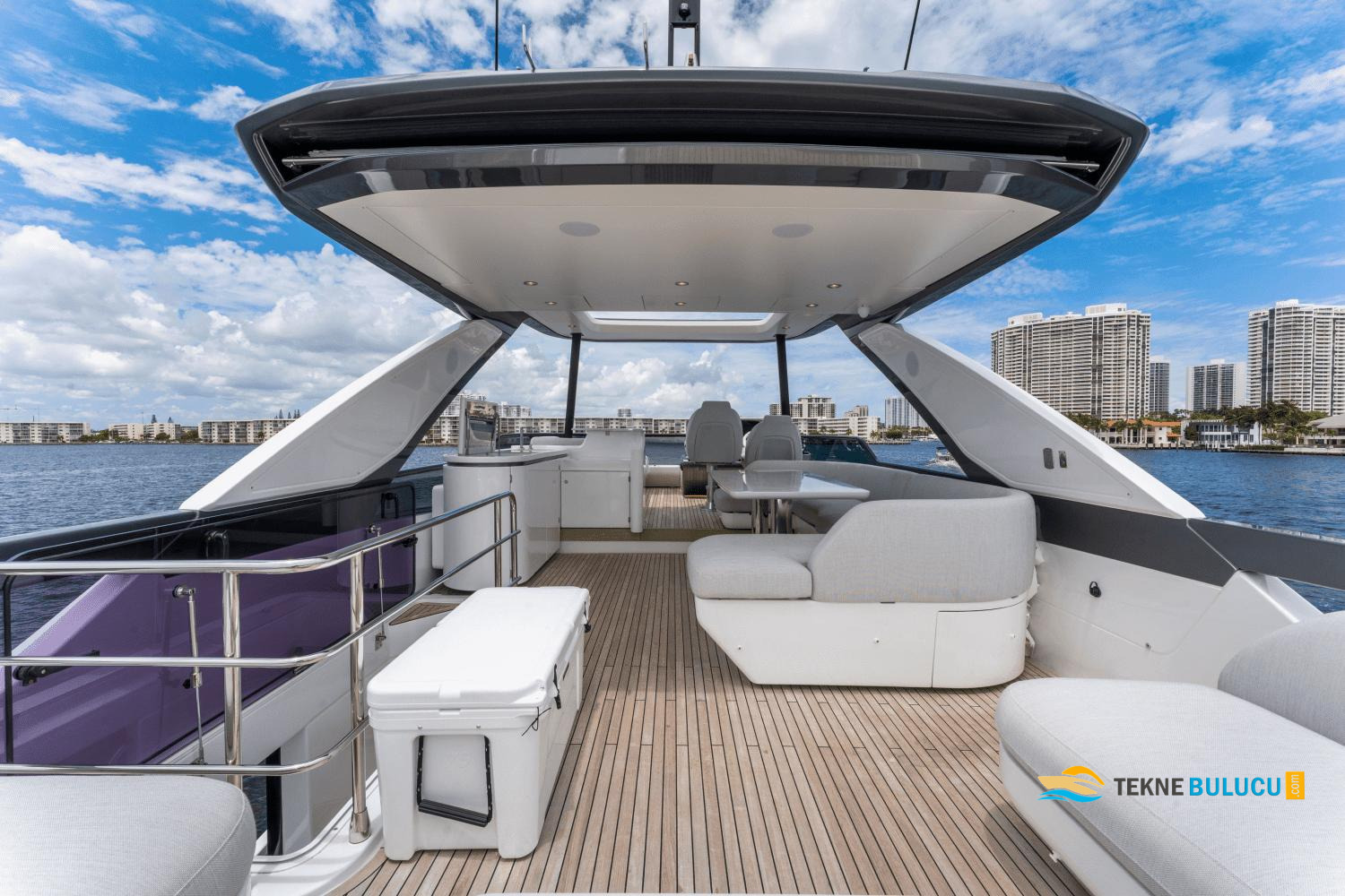 Azimut 68 Fly 2023 iç mekan 2