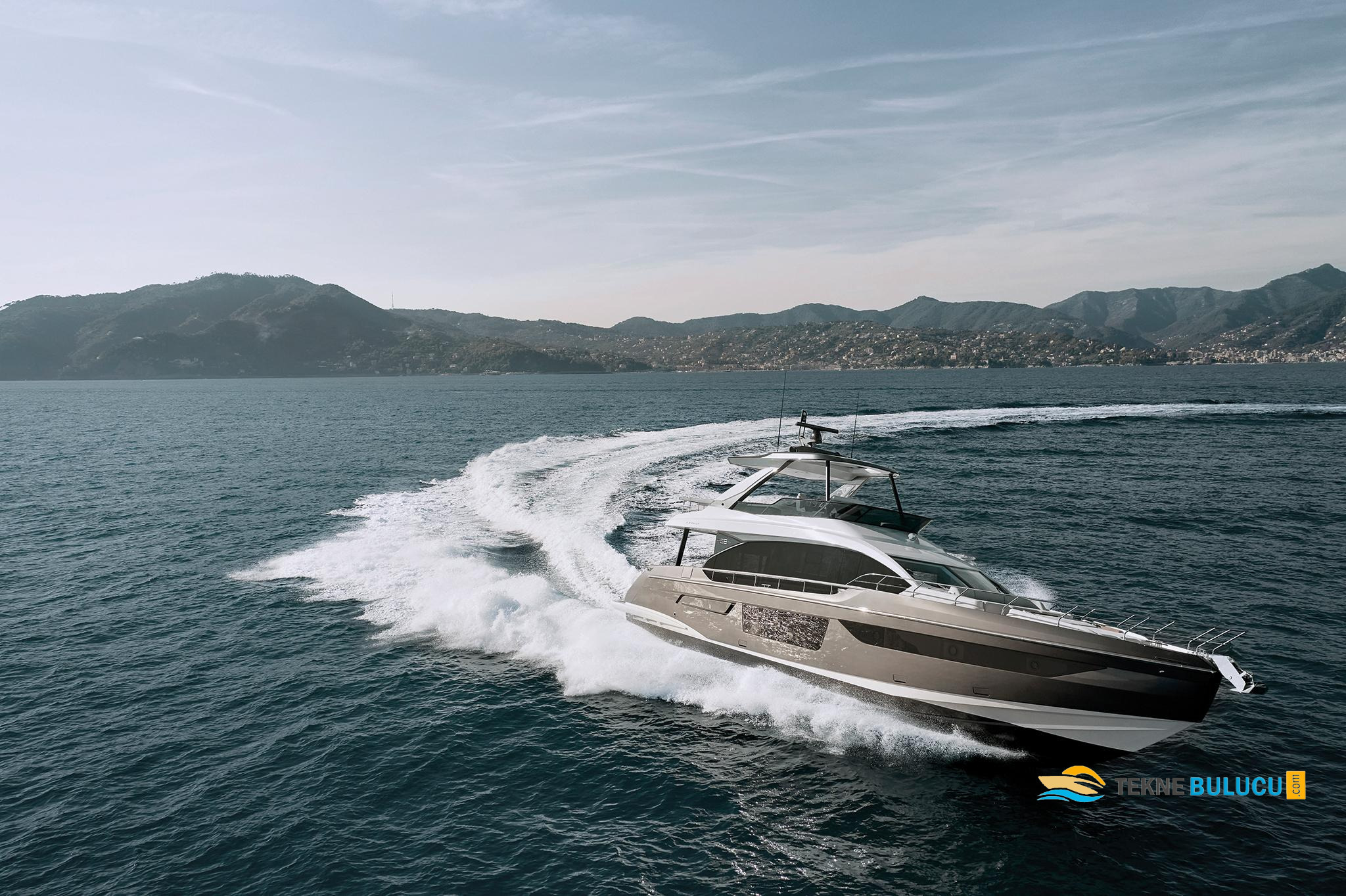 Azimut 68 Fly 2024 iç mekan 2