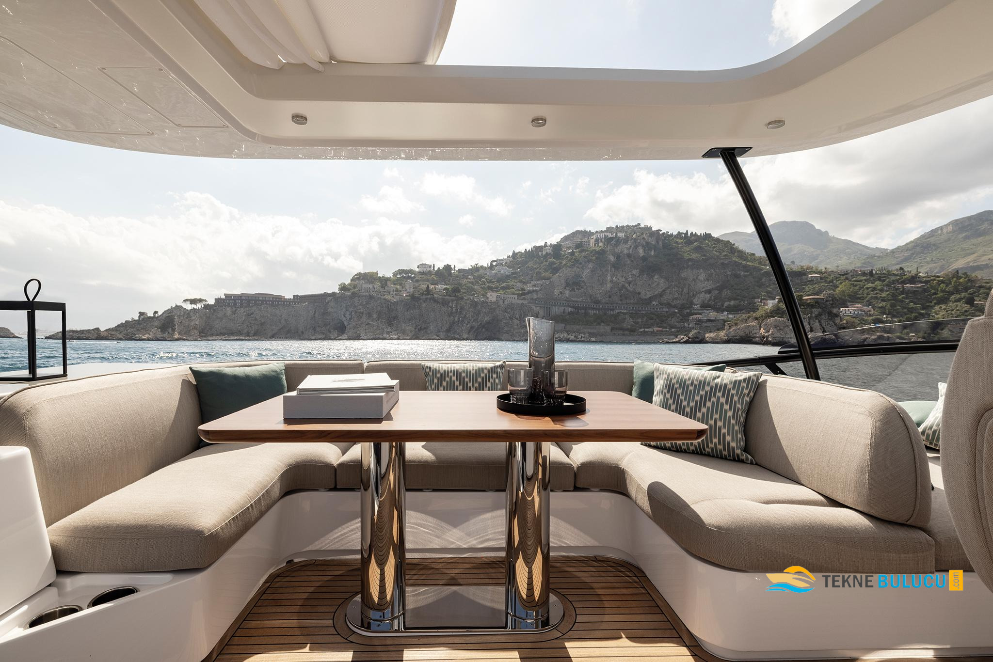 Azimut Magellano 60 2026 iç mekan 2
