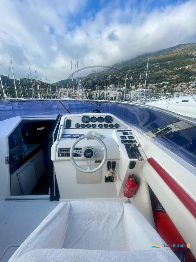 Sunseeker Tomahawk 37 1988 Model iç mekan 2