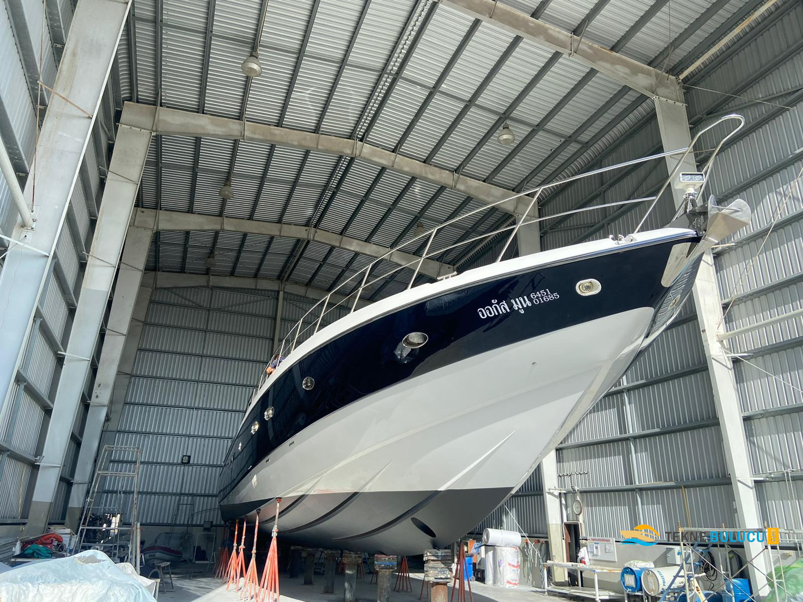 Sunseeker Predator 80 1997 Model iç mekan 1