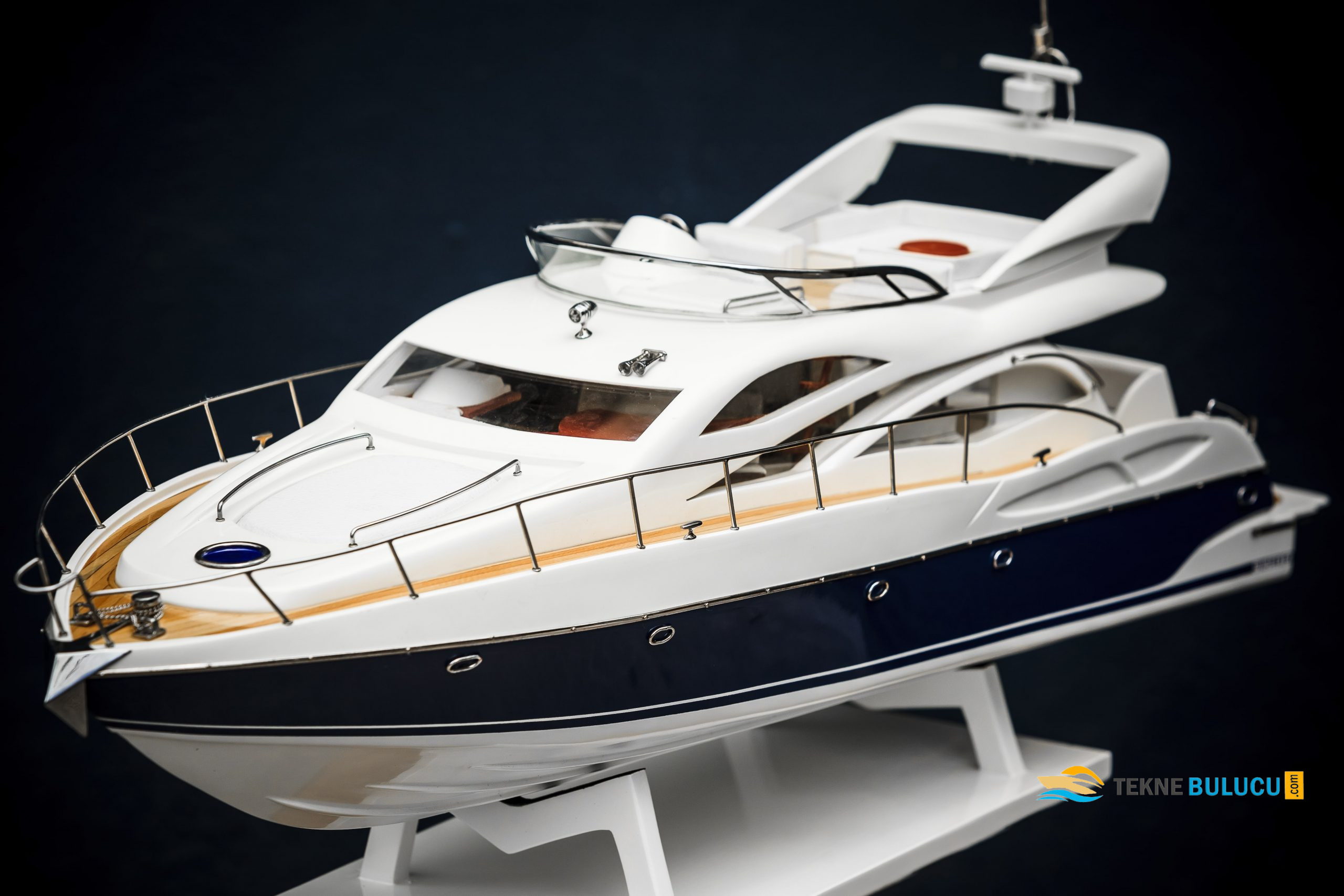 Sunseeker Predator 80 1998 Model iç mekan 1