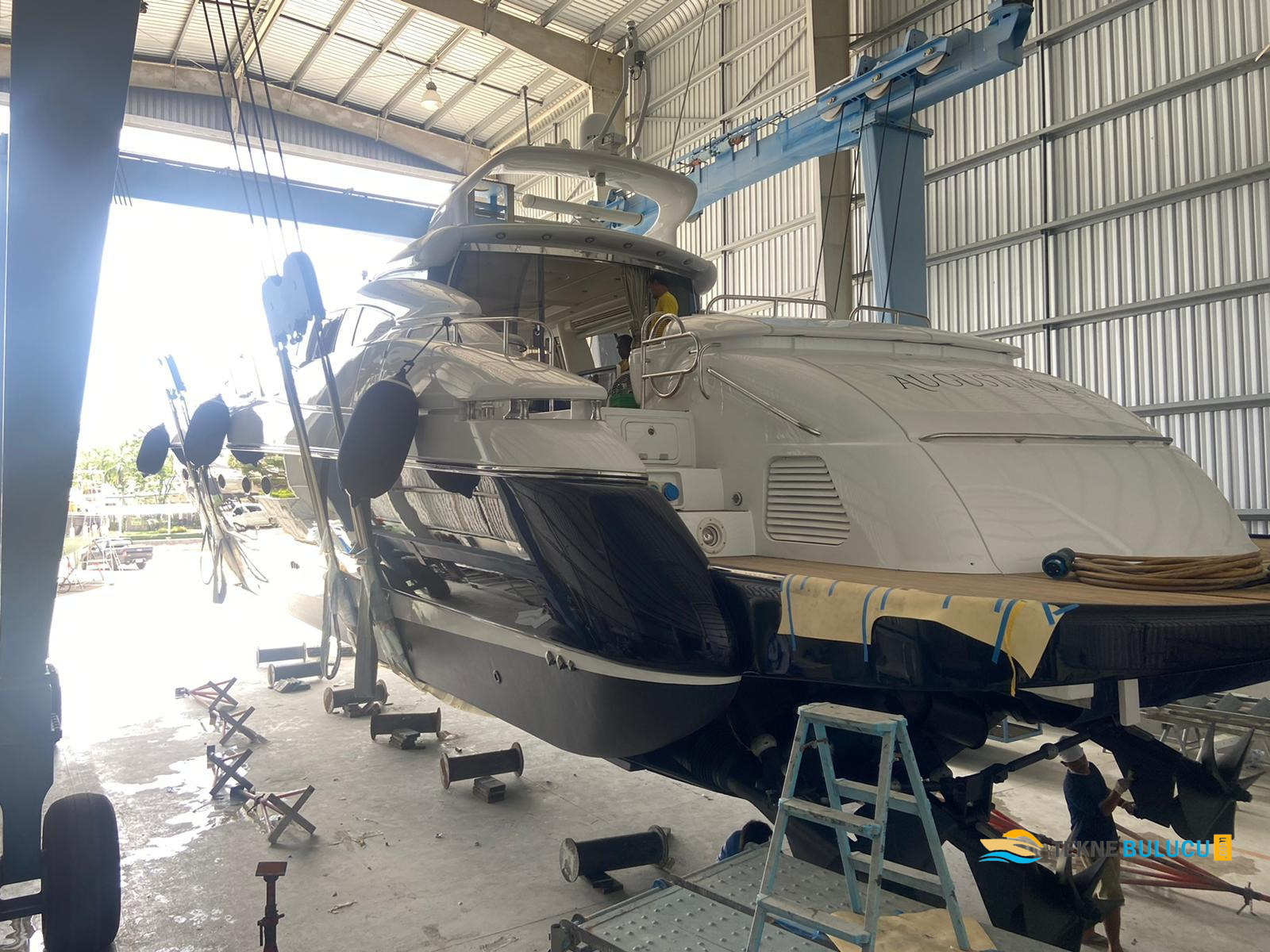 Sunseeker Predator 80 2002 Model iç mekan 2