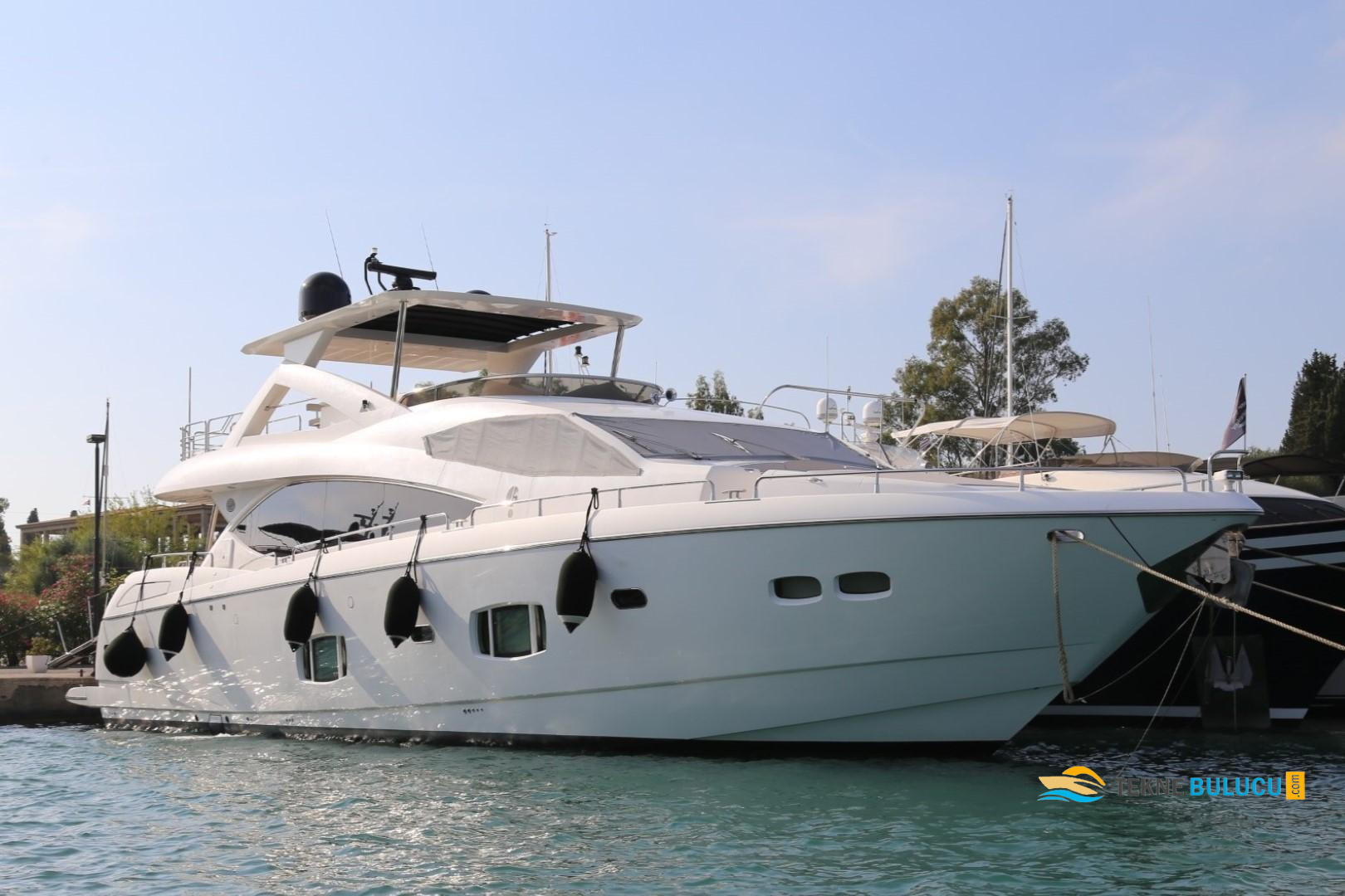 Sunseeker 88 Yacht 2021 Model iç mekan 1