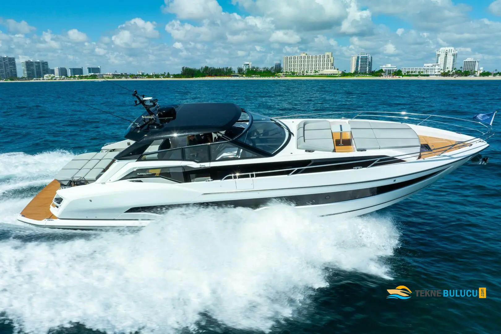 Sunseeker Superhawk 55 2026 Model iç mekan 1