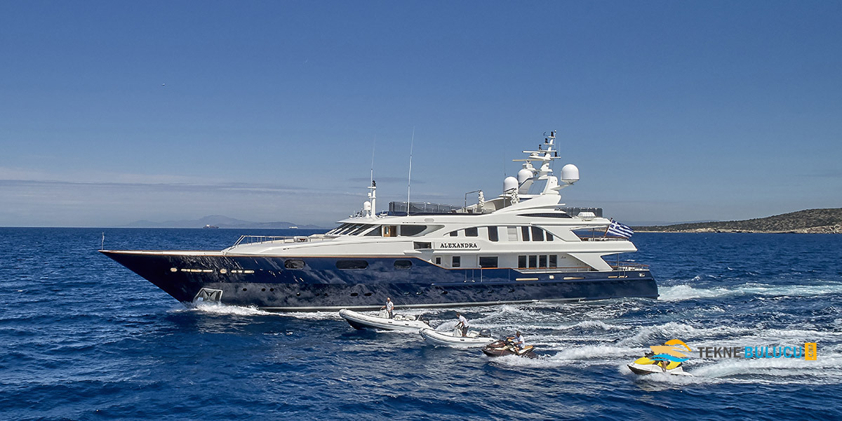 Benetti Golden Bay Series 49m 2002 Model inceleme