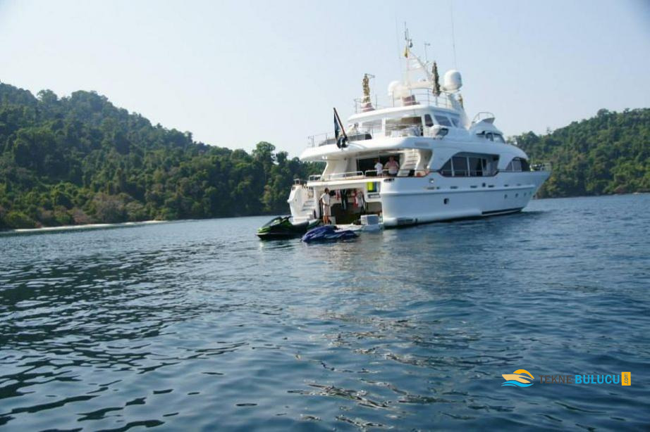 Benetti Tradition 100 30m 2006 Model iç mekan 1