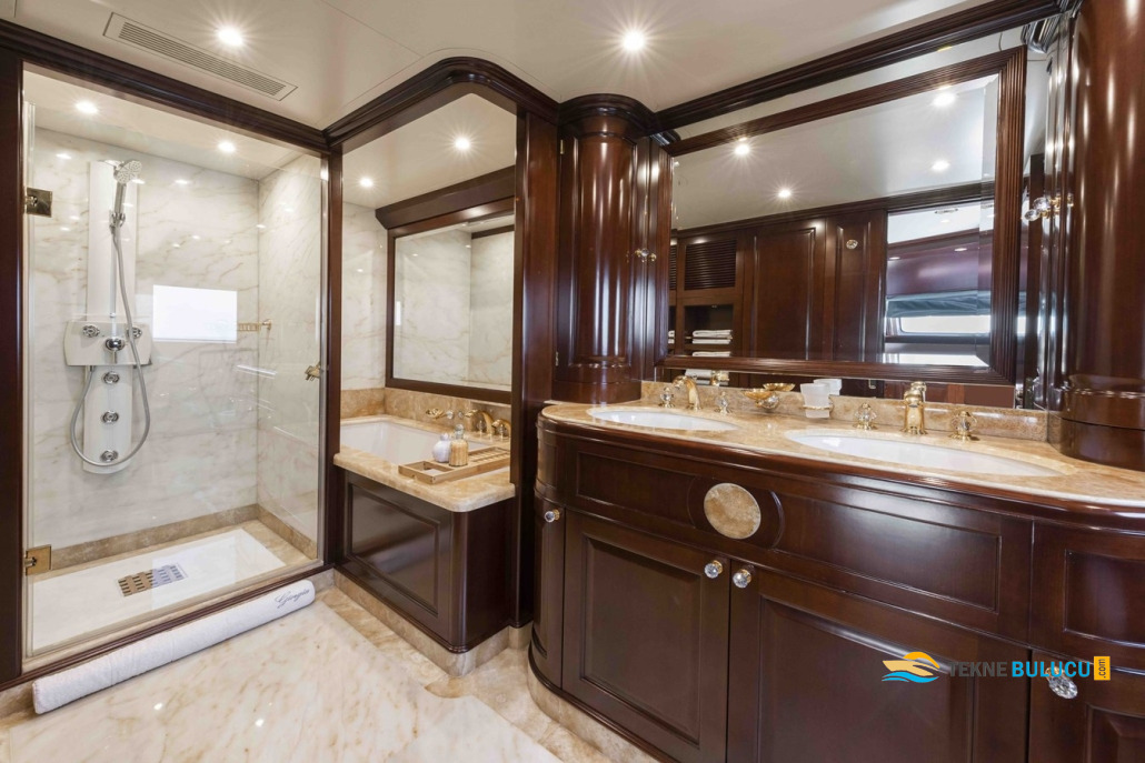 Benetti Classic 120 36m 2008 Model iç mekan 2