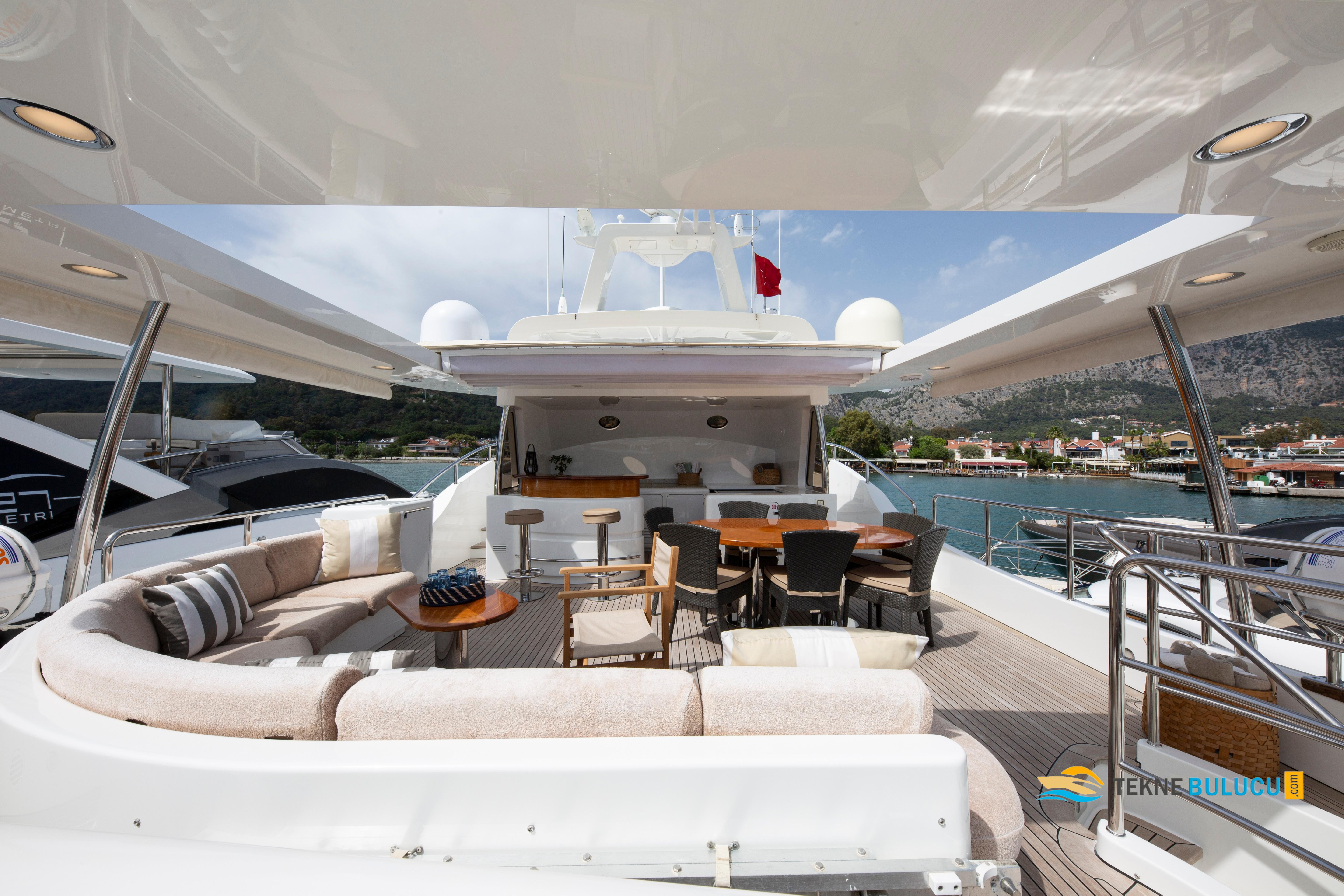 Benetti Legend 85 2006 Model iç mekan 1