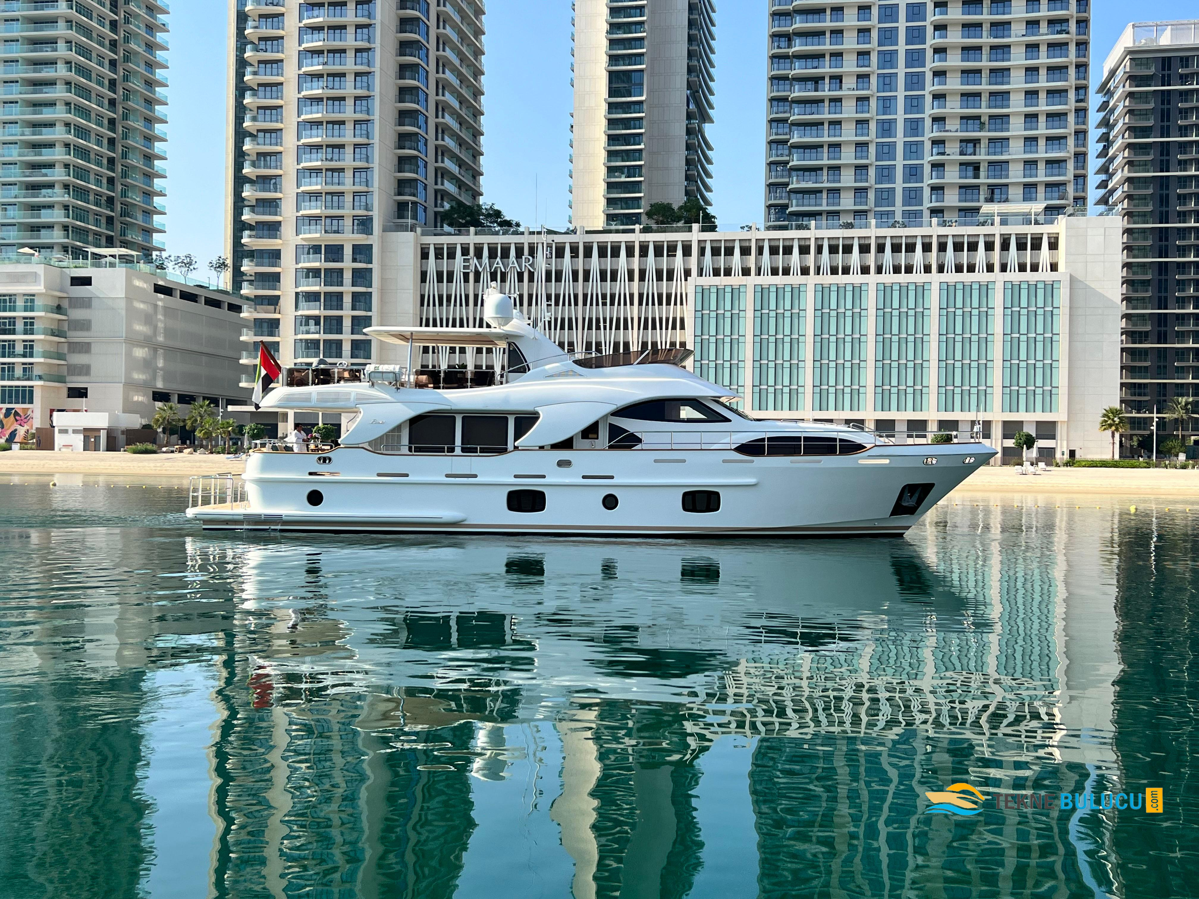 Benetti Legend 85 2008 Model iç mekan 2