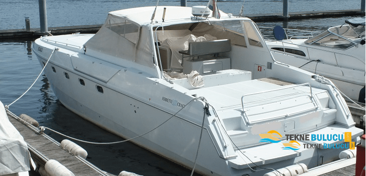 Ferretti Altura 47 1987 iç mekan 1