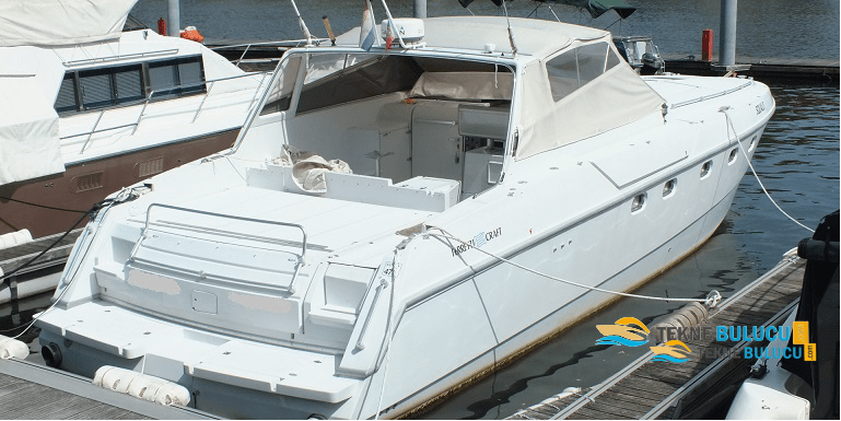 Ferretti Altura 47 1988 iç mekan 2