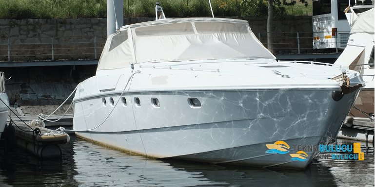 Ferretti Altura 47 1990 iç mekan 1