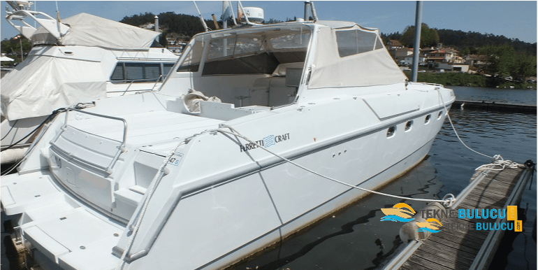 Ferretti Altura 47 1990 iç mekan 2