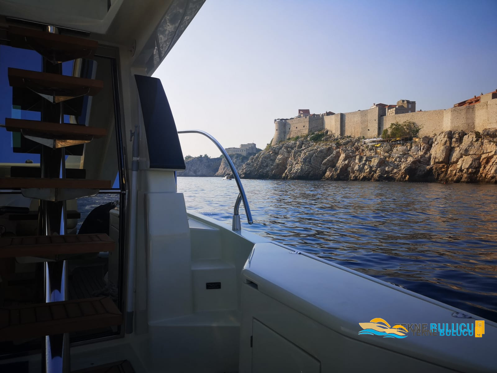 Ferretti 43 Fly 1993 iç mekan 1