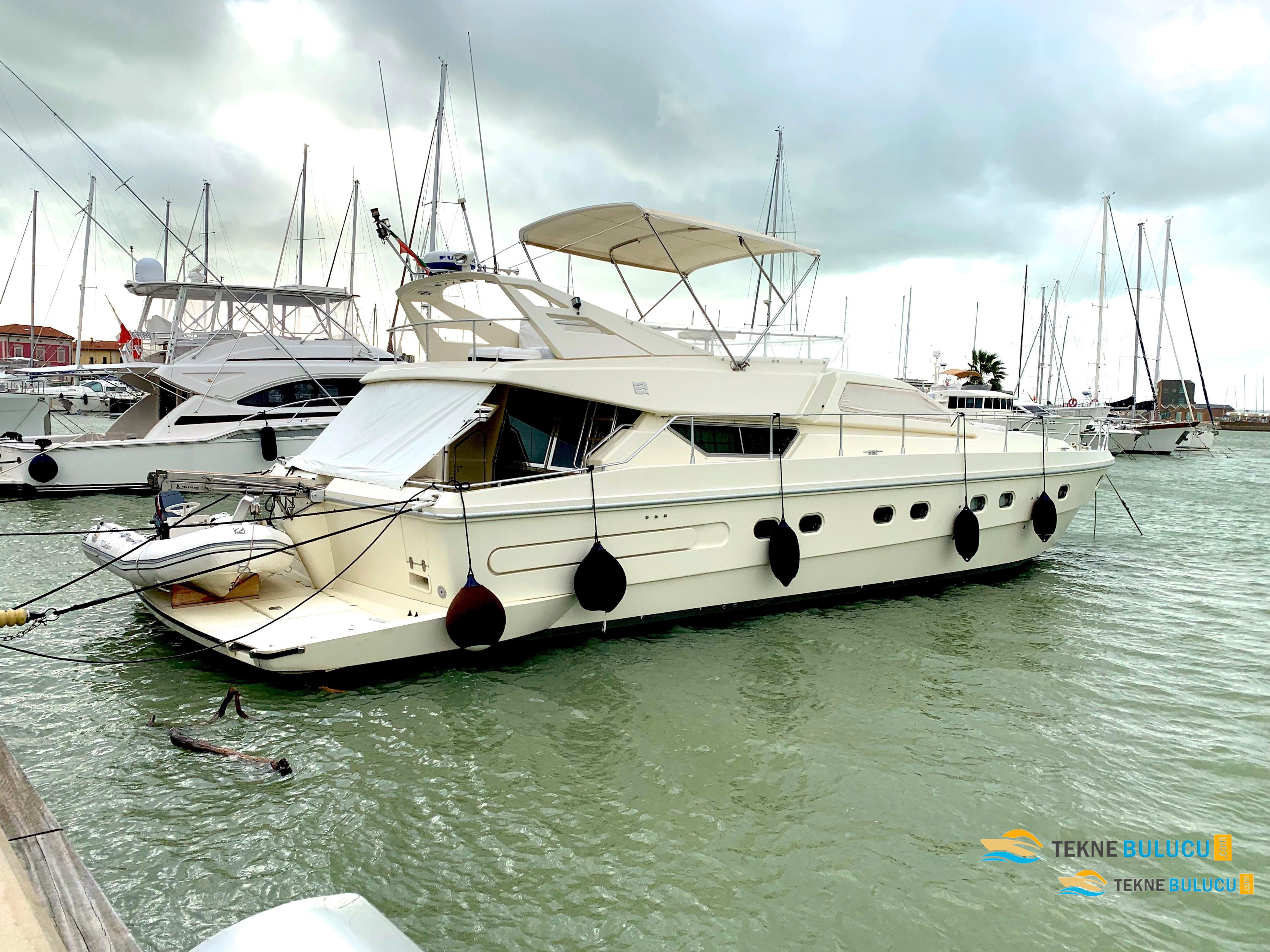 Ferretti 43 Fly 1996 inceleme