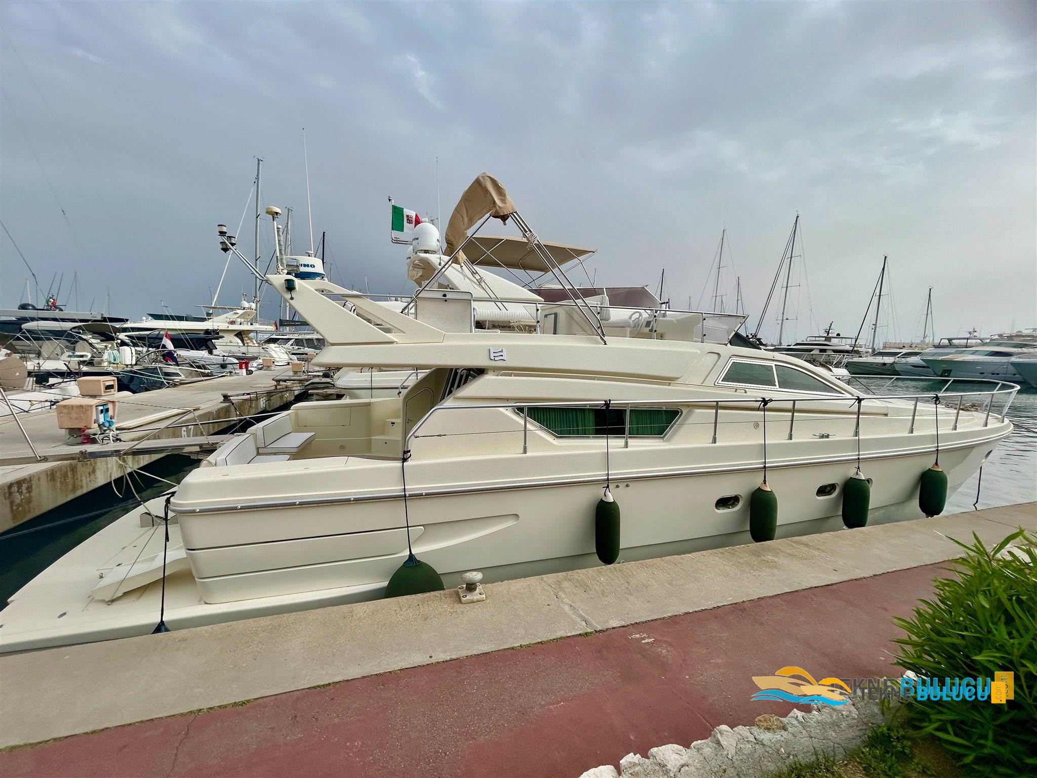 Ferretti 165 / 55 1997 iç mekan 3