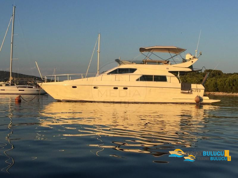 Ferretti 150 1994 iç mekan 3