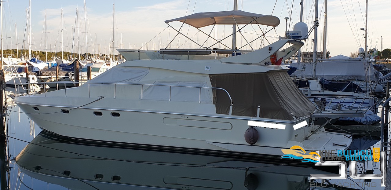 Ferretti 150 1997 iç mekan 1