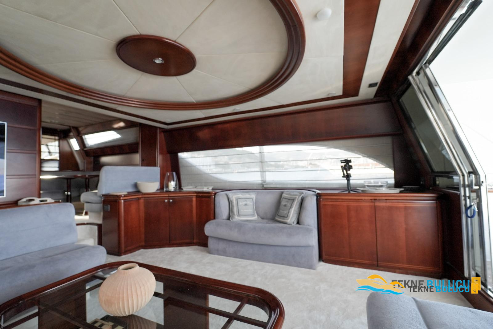 Ferretti 80 1997 iç mekan 2