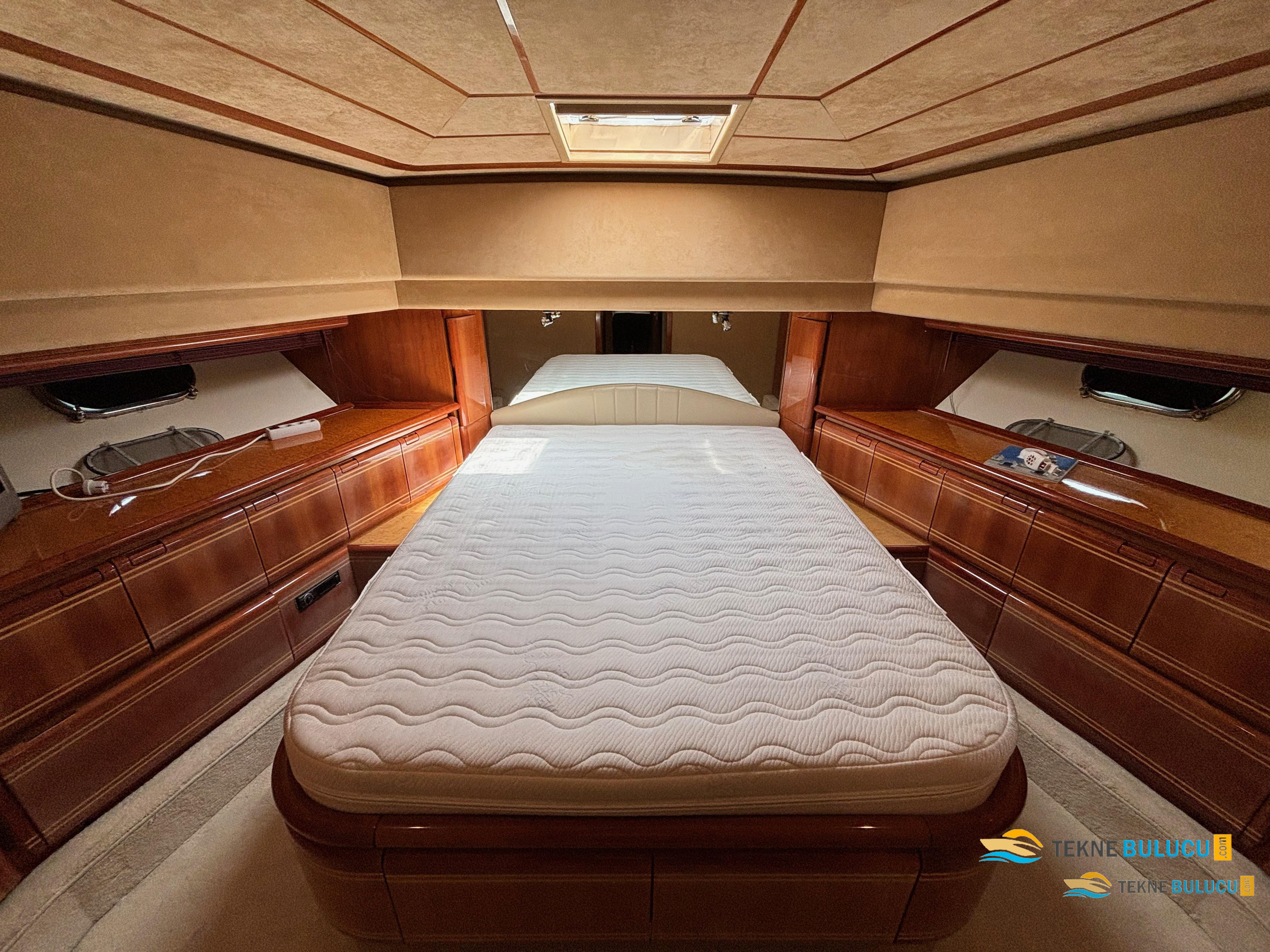 Ferretti 80 RPH 1997 iç mekan 2
