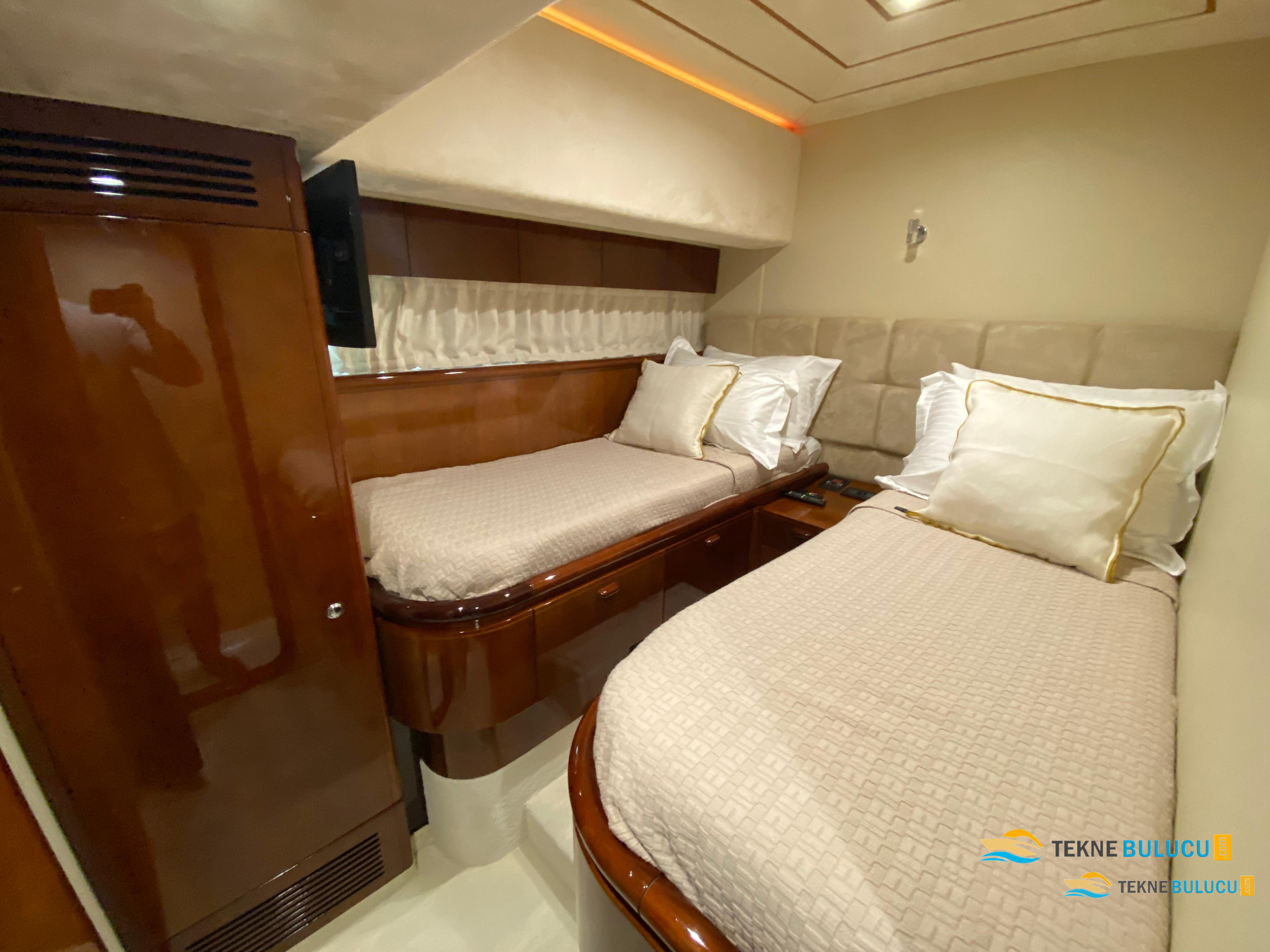 Ferretti 72 2002 iç mekan 2