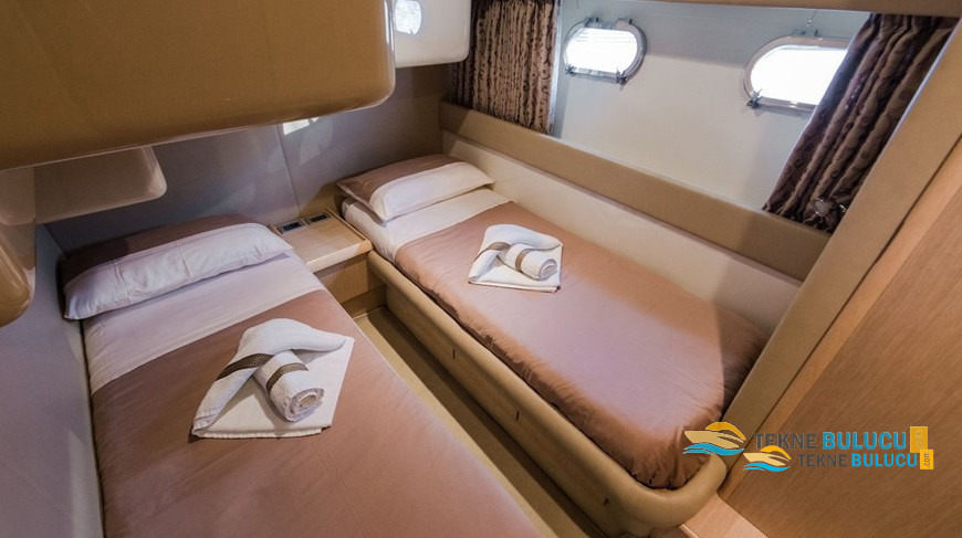 Ferretti 46 2001 iç mekan 3
