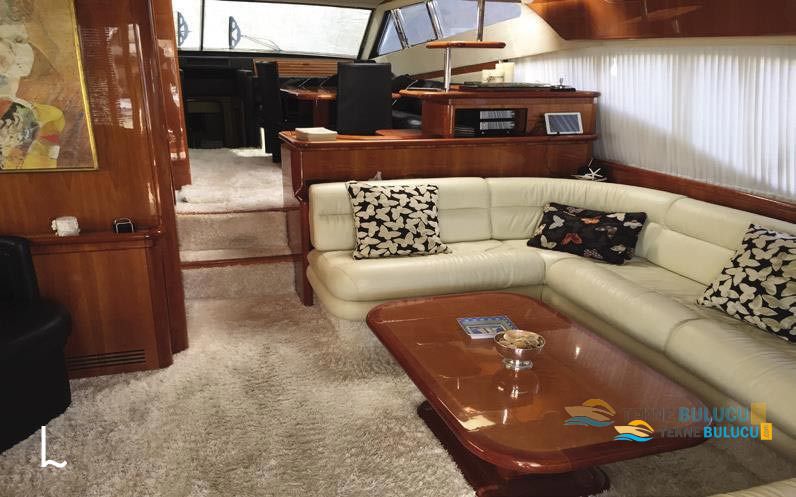 Ferretti 68 2000 iç mekan 2