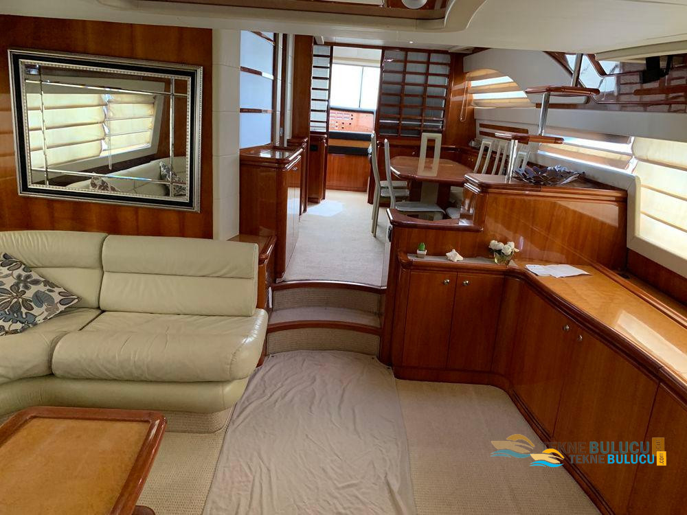Ferretti 76 2001 iç mekan 1