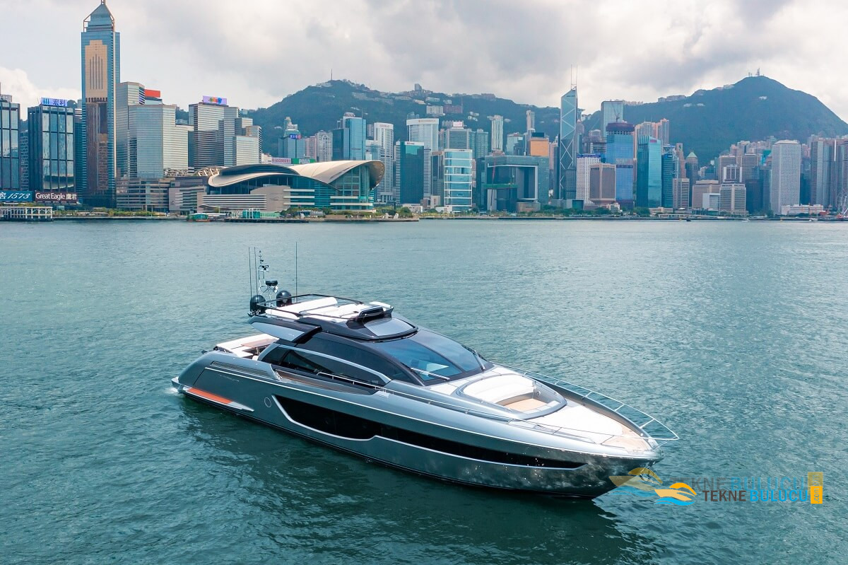 Ferretti 76 2003 iç mekan 3