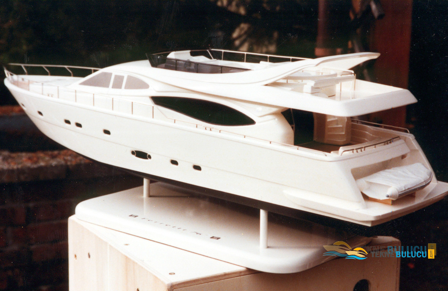 Ferretti 76 2004 iç mekan 2