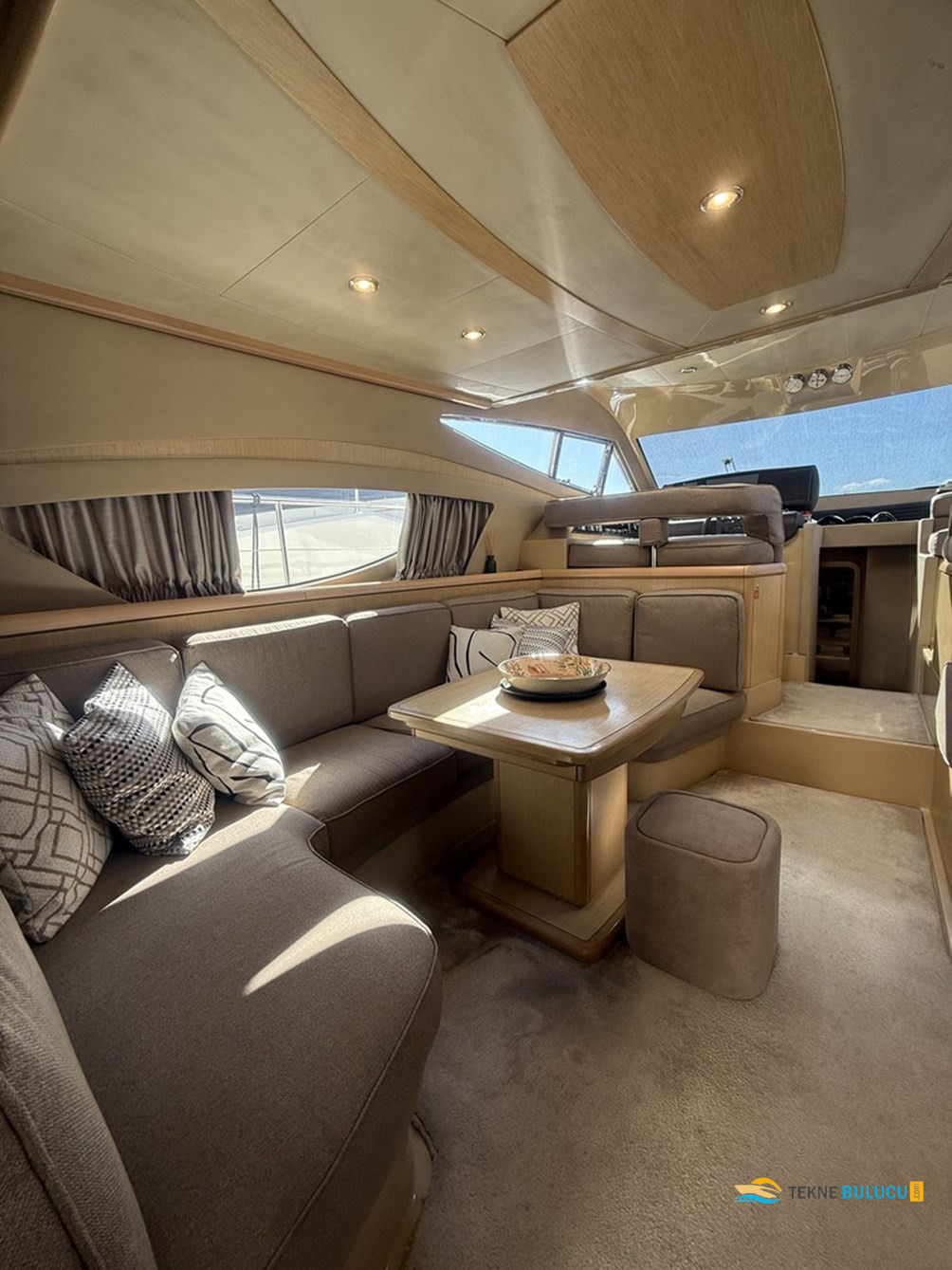Ferretti 460 2004 iç mekan 1