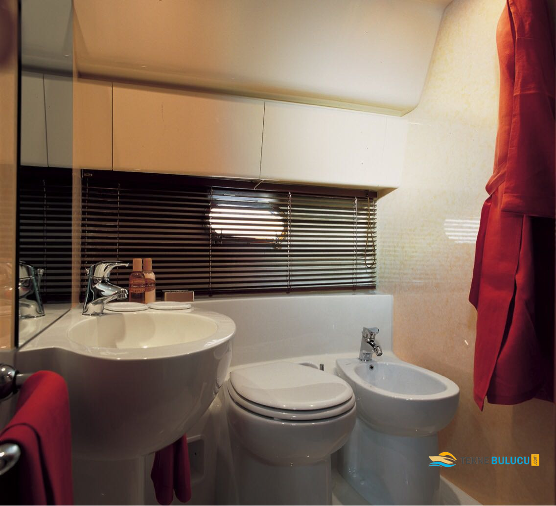Ferretti 460 2008 iç mekan 3