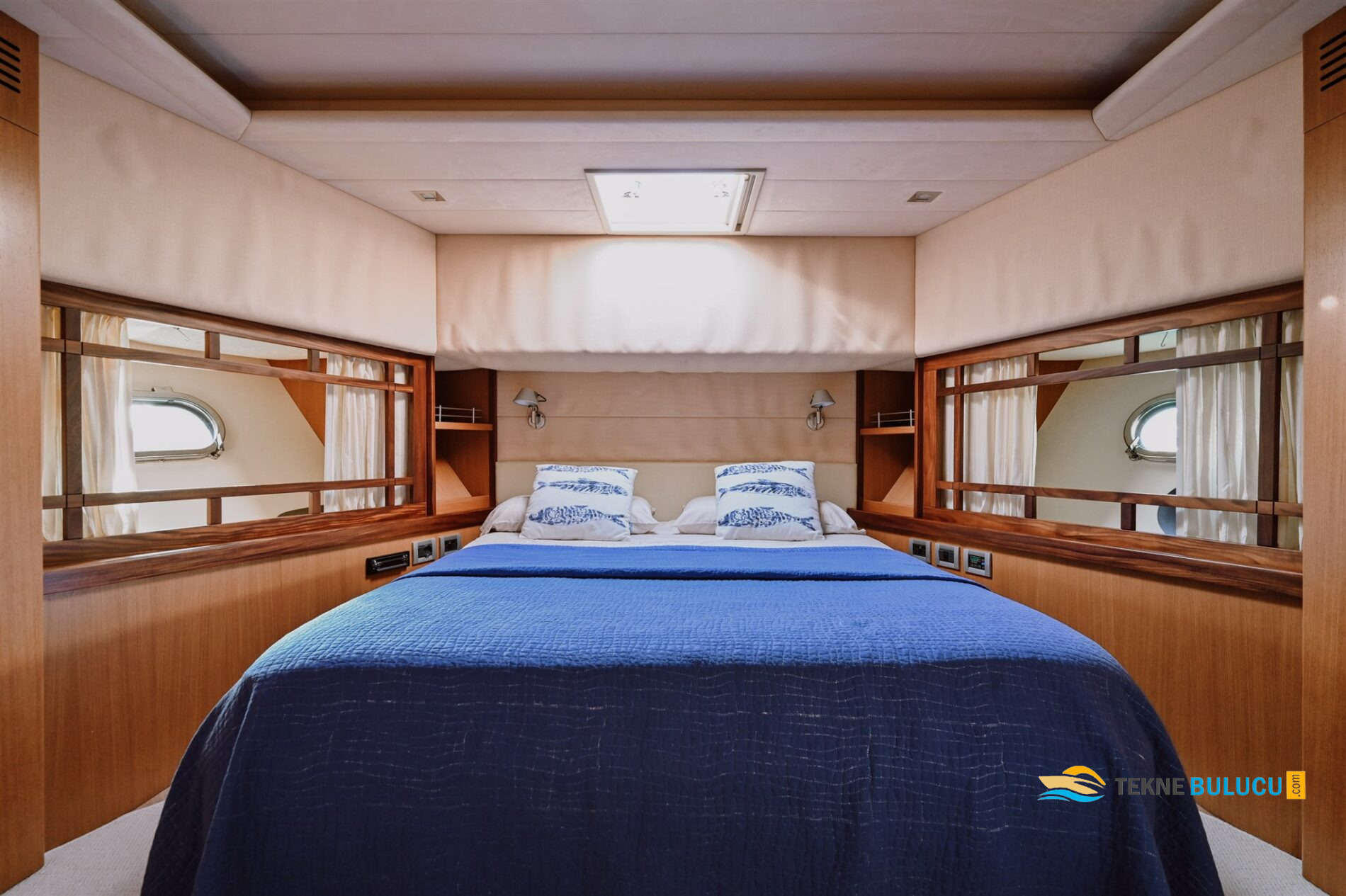 Ferretti 731 2006 iç mekan 3